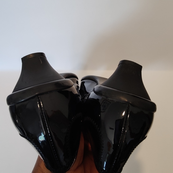 Prada Women's Patent leather Pump - Picture 6 of 12